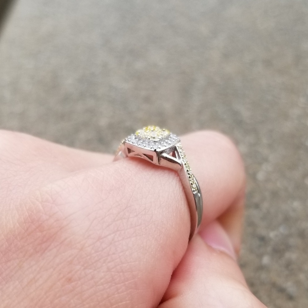Two Tone 18kt Gold and Silver Ring - Picture 3 of 6